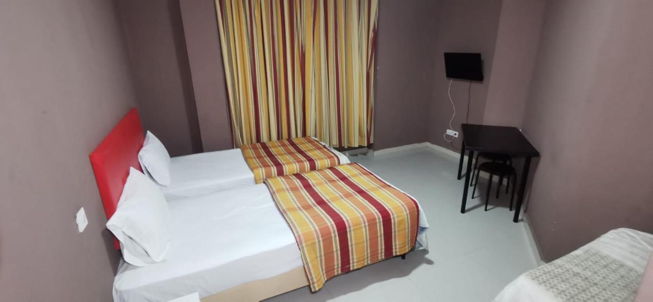 Hostal Gracia Torrejón de Ardoz Dış mekan fotoğraf